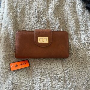 Alba Tan Leather Wallet with Gold Accent